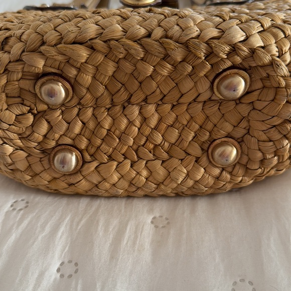 Michael Kors basket weave bag. Gold - Picture 4 of 9